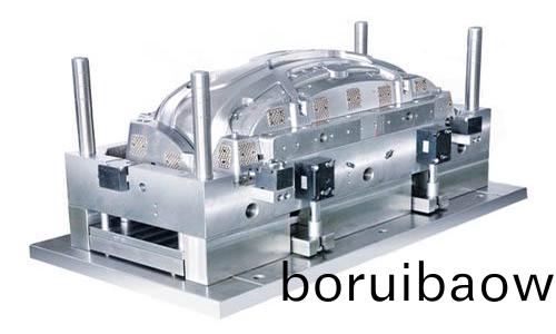 轎車(che)精(jing)密(mi)塑料件成型糢具的(de)設(shè)(she)計要(yao)點