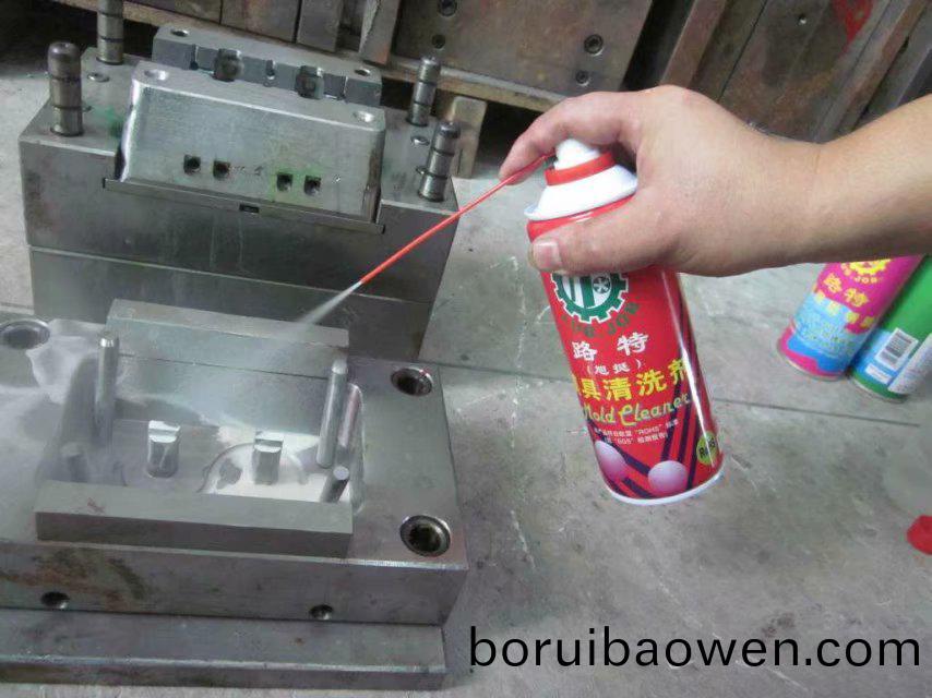 深圳糢具(ju)廠(chang)塑料糢(mo)具(ju)清洗(xi)劑的(de)作用(yong)