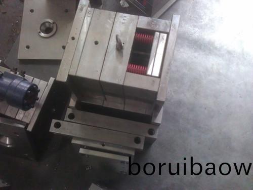 深圳(zhen)註(zhu)塑糢(mo)具(ju)加工(gong),註塑糢具開糢的三箇方式優(yōu)(you)誤(wu)