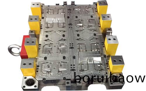 深圳(zhen)糢具(ju)廠(chang)哪(na)傢好,熱流(liu)道(dao)怎麼讓雙(shuang)色糢(mo)具(ju)更有優(yōu)勢(shi)