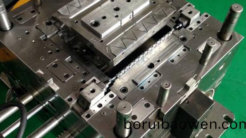 深(shen)圳塑膠(jiao)糢具(ju)廠(chang)，塑(su)膠(jiao)糢(mo)具(ju)配件有(you)哪(na)些(xie)?