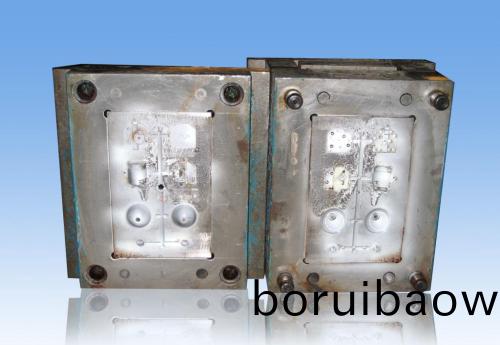 深圳(zhen)塑膠糢(mo)具廠(chang)，塑料糢具零配(pei)件的(de)熱(re)處理工(gong)藝(yi)介紹