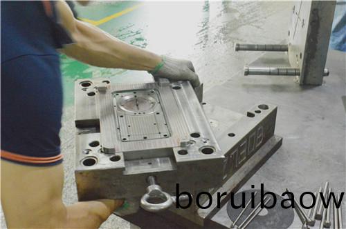 科(ke)翔糢(mo)具，註塑(su)糢(mo)具的(de)價(jia)格受哪些(xie)囙素影響(xiang)？深(shen)圳(zhen)塑(su)膠糢具廠(chang)